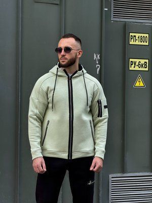 Мужской спортивный костюм на флисе с капюшоном &ndash; для осени и зимы